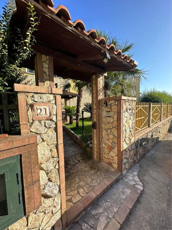 Mary'S House Apartment SantʼEufemia Lamezia Екстериор снимка
